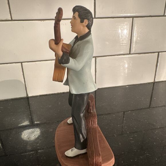 Elvis Presley Avon Porcelain Figurine 7" Tall Guitar Memphis 1987 With Box - Picture 5 of 13